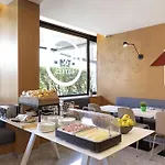 للمبيت والإفطار فندق 3*